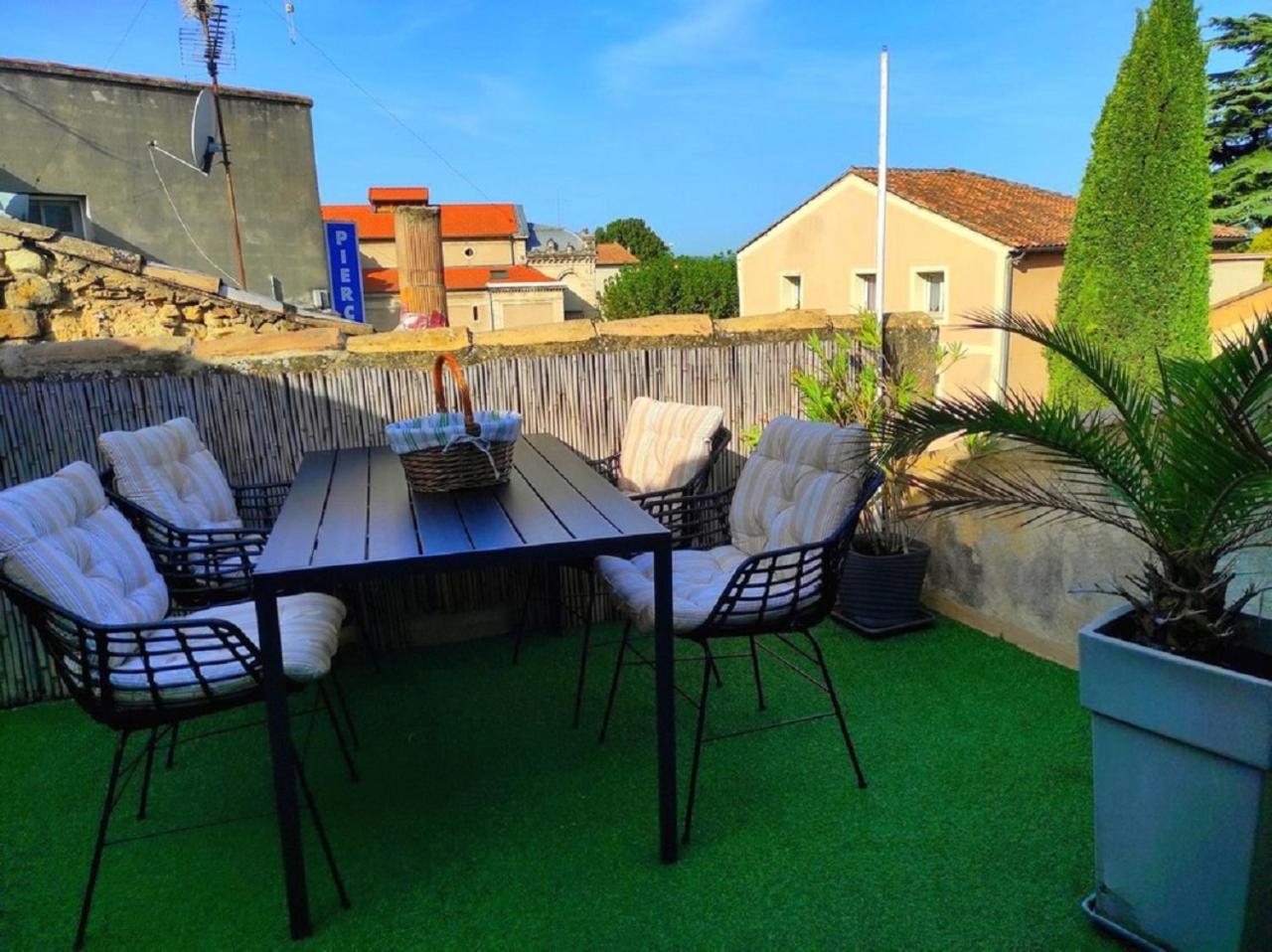 Holiday home Urbain Les Jardins De La Meyne